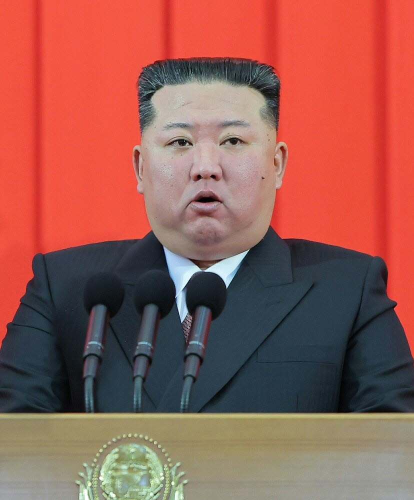 북한 노동당 기관지 노동신문은 지난 9일 평양의사당에서 공화국 창건 78주년 기념 국기게양식과 중앙선서모임이 진행됐다고 10일 보도했다.[노동신문=뉴스1 제공]