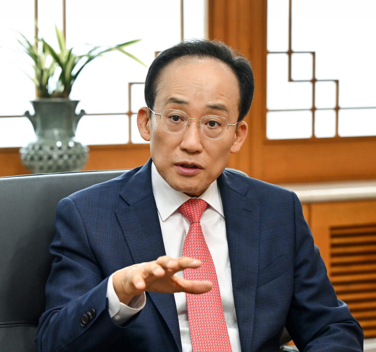 추경호 대구광역시장이 이데일리와의 인터뷰에서 행정과 산업, 그리고 청년 등 대구의 미래DNA 성장에 대한 구상을 설명하고 있다. (사진=대구시)