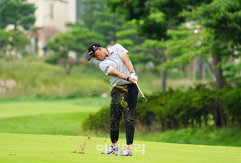 [포토] 김재호, 강력한 임팩트로