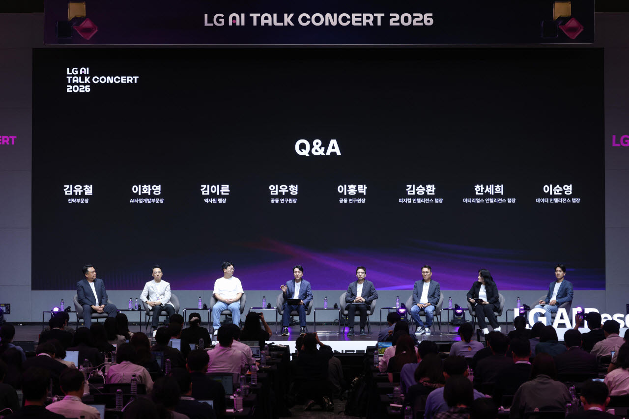 14일 서울 강서구 마곡 LG사이언스파크에서 열 LG AI 토크 콘서트 2026에서 LG AI연구원 리더들이 질의응답을 진행하고 있는 모습 (사진=LG AI 연구원)