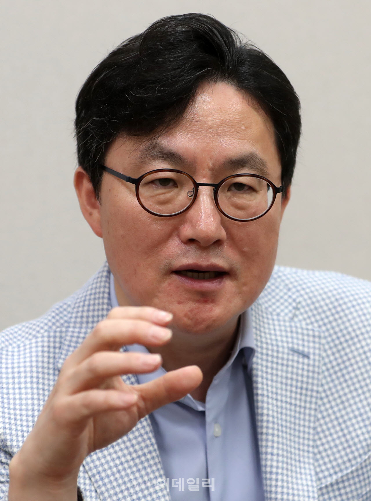 김기영 한국회계학회장이 명지대 서울캠퍼스에서 이데일리와 인터뷰를 하고 있다. (사진=김태형 기자)