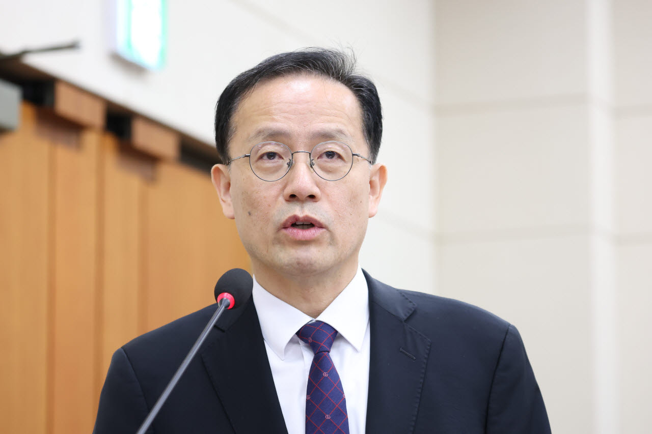 이형일 부총리 겸 재정경제부 장관 후보자가 15일 국회에서 열린 인사청문회에서 인사말을 하고 있다.(사진=연합뉴스)