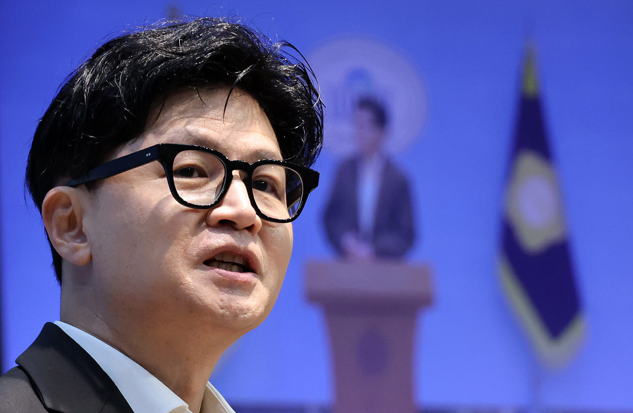 한동훈 무소속 의원이 지난 13일 국회 소통관에서 김승원 법무부 장관 후보자 관련 기자회견을 하고 있다. (사진=연합뉴스)