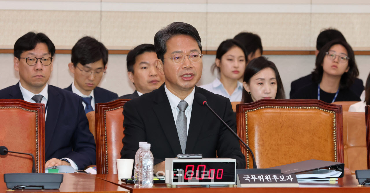 김승원 법무부 장관 후보자가 15일 서울 여의도 국회 법제사법위원회에서 열린 인사청문회에서 의원들의 질의에 답하고 있다. (사진=방인권 기자)
