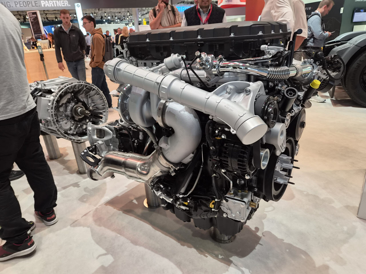 'IAA 트랜스포테이션 2026' MAN 부스에 전시된 D30 디젤 엔진 (사진=이데일리 이배운 기자)