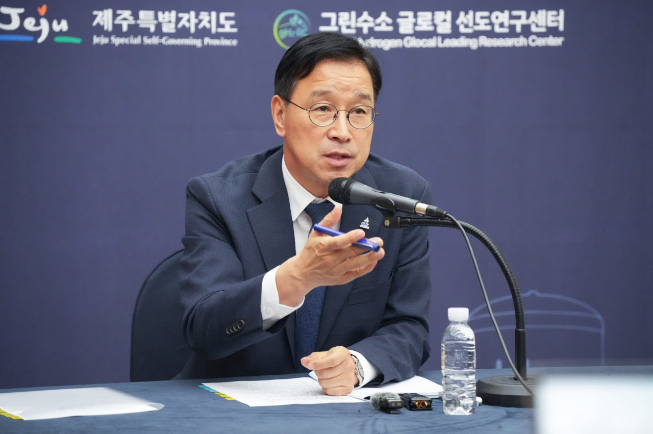 위성곤 제주지사가 지난 15일 제주국제컨벤션센터에서 열린 기후에너지환경부 출입기자단 간담회에서 제주 에너지 정책 방향에 대해 설명하고 있다. (사진=제주도청)