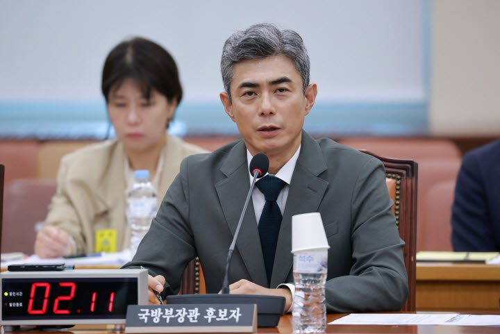 강신철 국방부 장관 후보자가 16일 국회 국방위원회에서 열린 인사청문회에서 위원 질의에 답하고 있다. (사진=연합뉴스)