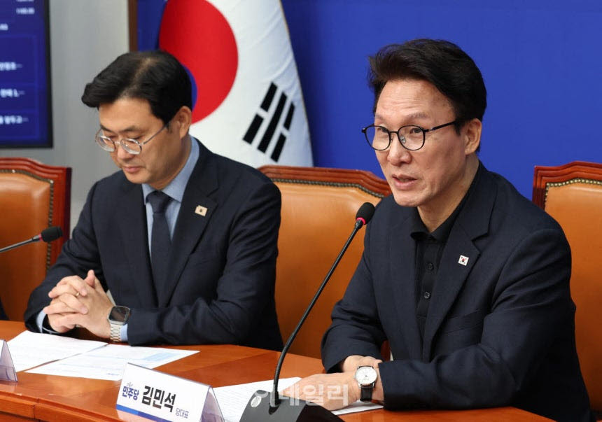 [이데일리 노진환 기자] 김민석 더불어민주당 대표가 17일 서울 여의도 국회에서 열린 미디어공공성강화TF 1차 회의에서 발언을 하고 있다.