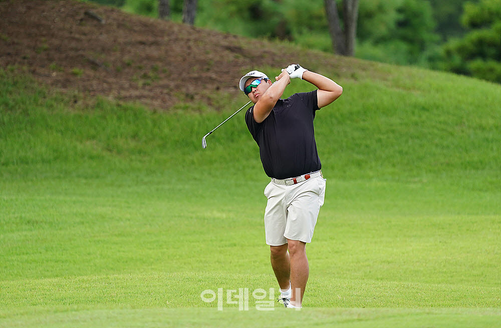 [포토] 타구 바라보는 이상엽