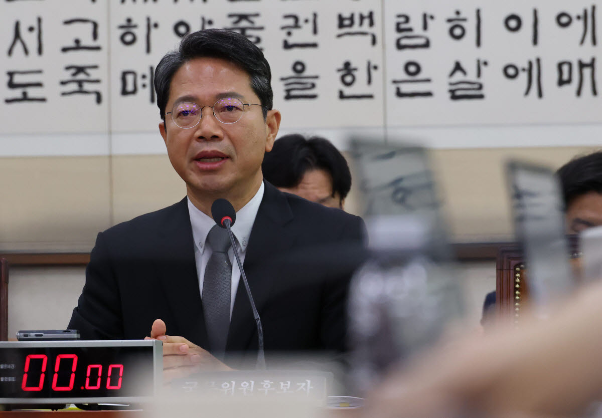 김승원 법무부 장관 후보자가 15일 국회 법제사법위원회에서 열린 인사청문회에서 질문에 답하고 있다.(사진=연합뉴스)