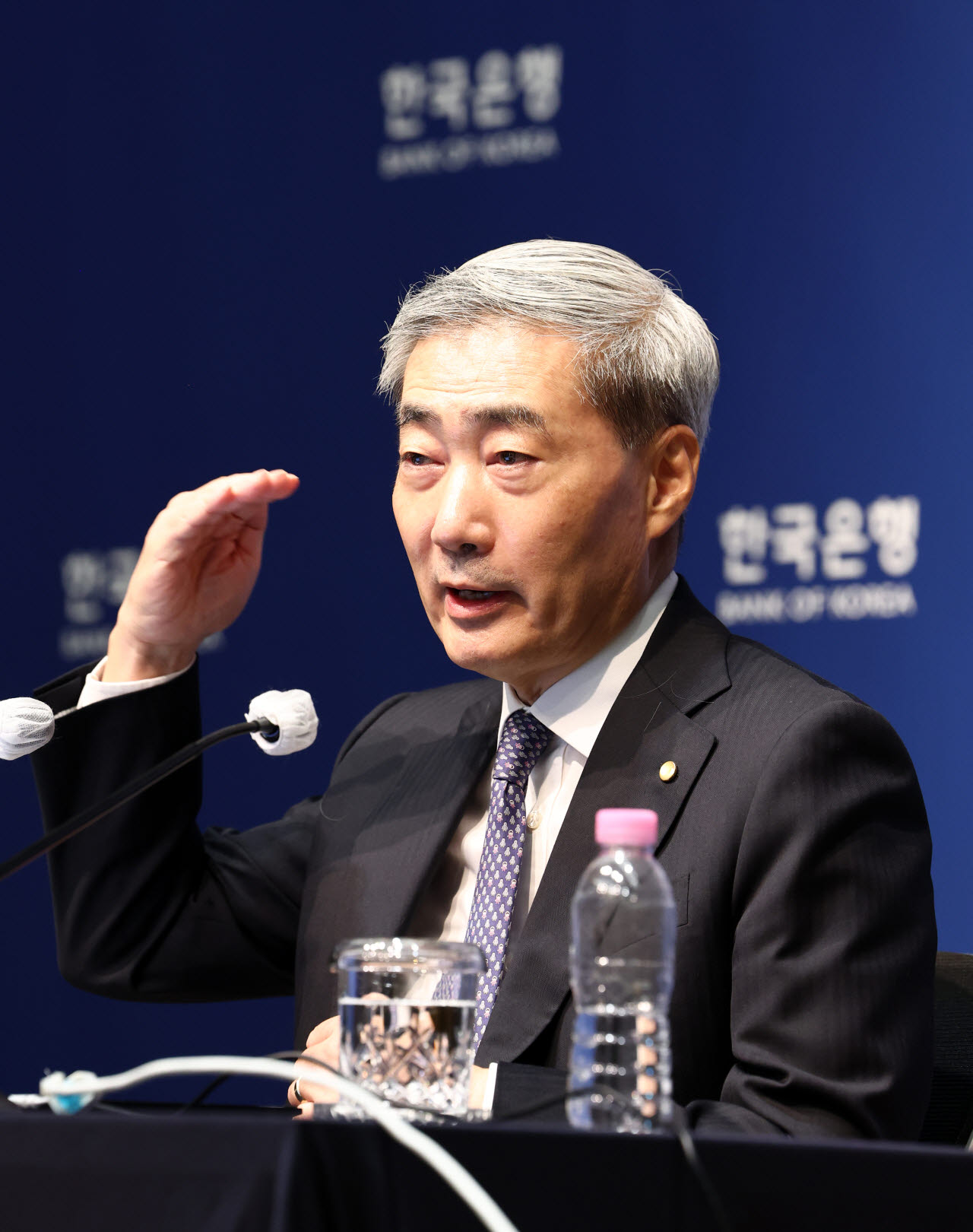 신현송 한국은행 총재가 지난달 27일 서울 중구 한국은행에서 열린 금융통화위원회 통화정책방향 기자간담회에서 질문에 답하고 있다. (사진= 공동취재단)
