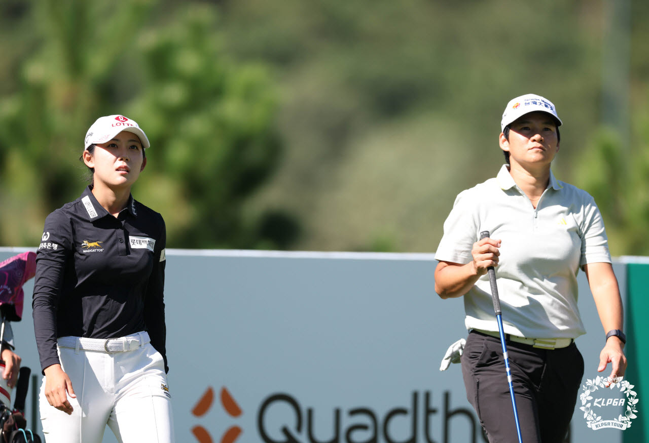 왼쪽부터 황유민과 쩡야니.(사진=KLPGA 제공)
