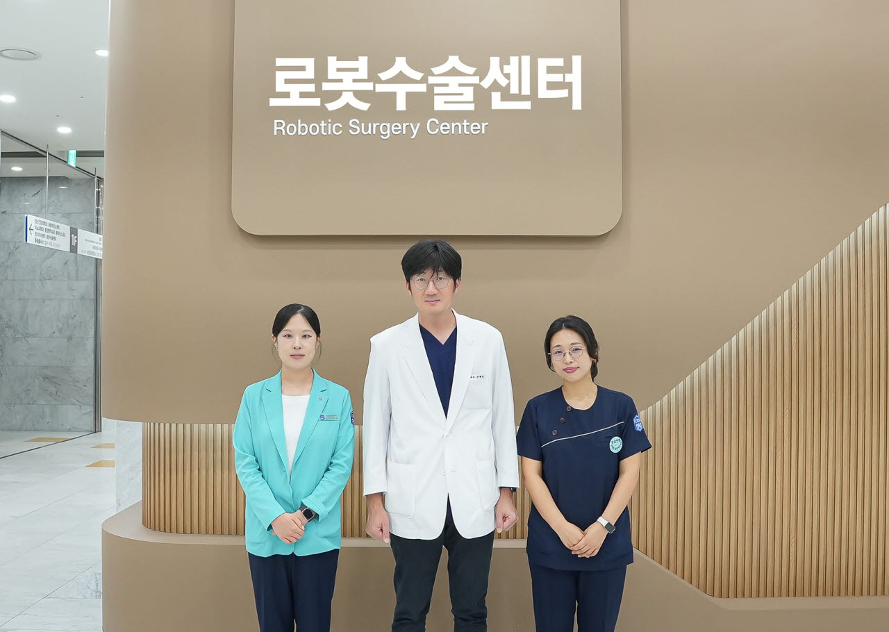 외과 손해영 교수(가운데).