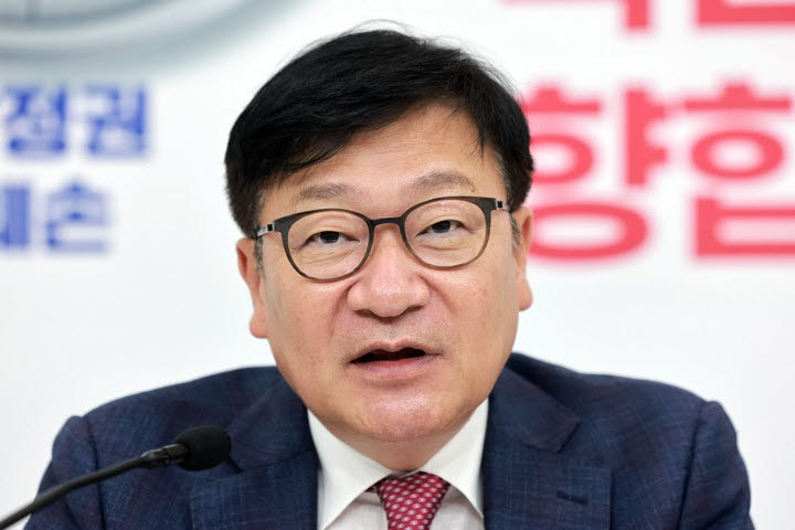 정점식 국민의힘 원내대표가 18일 국회에서 이재명 대통령 기자회견과 관련해 입장을 말하고 있다. (사진=연합뉴스)