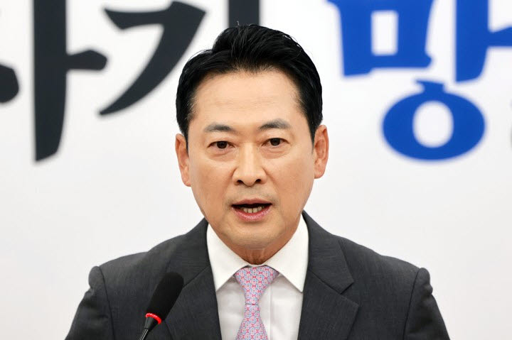 장동혁 국민의힘 대표가 18일 국회에서 이재명 대통령 기자회견과 관련해 입장을 밝히고 있다. (사진=연합뉴스)