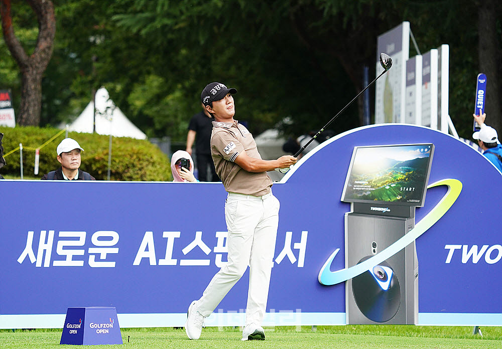 [포토] 옥태훈, 오늘 6타 줄이며 선두 위협