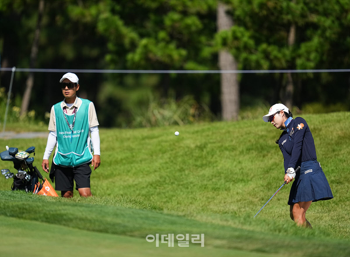 [포토]김우정,부드러운 벙커샷