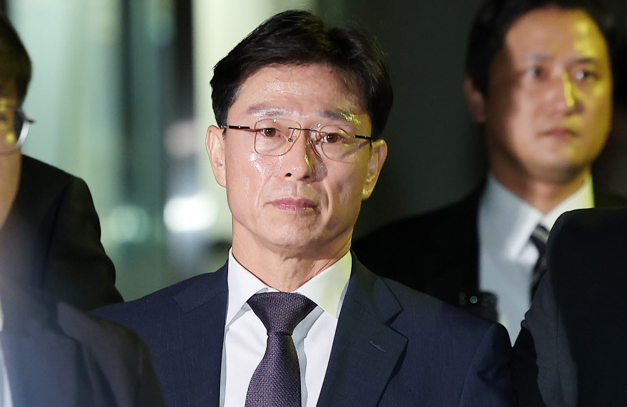 채상병 순직 및 수사 외압·은폐 의혹의 핵심 피의자인 임성근 전 해병대 1사단장이 지난해 5월 23일 오후 서초구 서울중앙지방법원에서 열린 구속 전 피의자 심문(영장실질심사)을 마친 뒤 법원을 빠져나가고 있다. (사진=뉴스1)