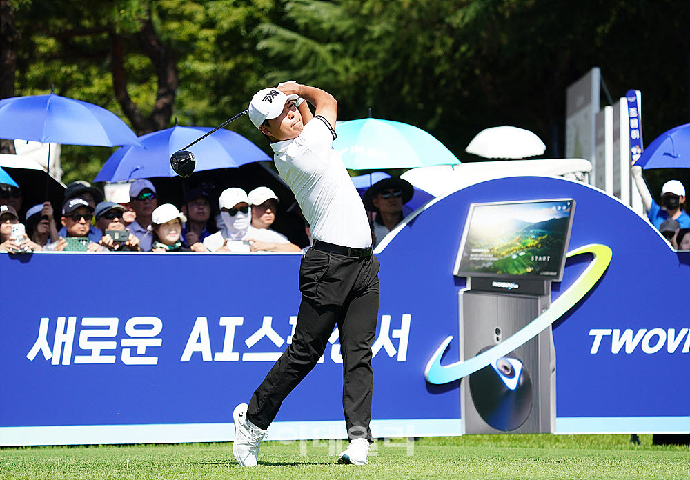 신상훈이 골프존 오픈 최종 4라운드 1번홀에서 티샷을 하고 있다. (사진=이데일리 골프in 김상민 기자)