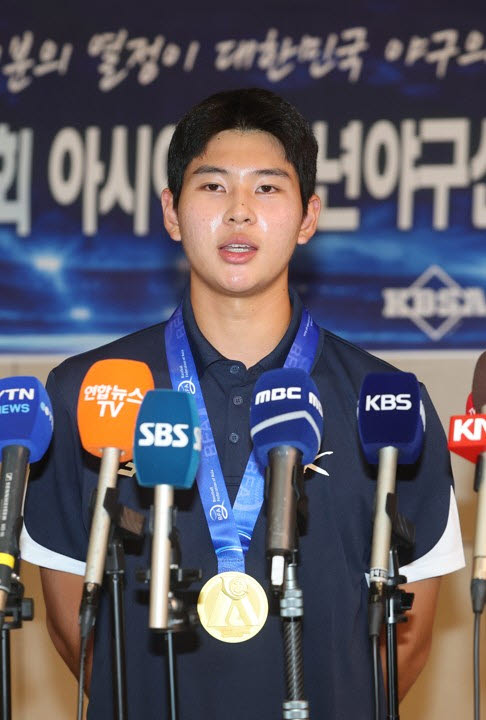 KBO리그 신인드래프트 전체 1순위로 유력한 부산고 왼손투수 하현승. 사진=연합뉴스