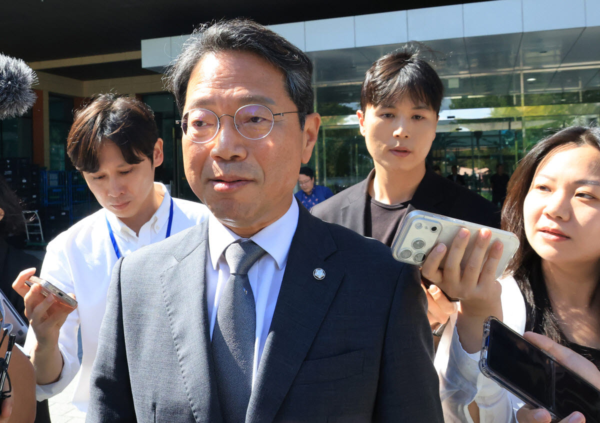 법무부 장관 후보직 자진 사퇴한 김승원 더불어민주당 의원(사진= 연합뉴스)