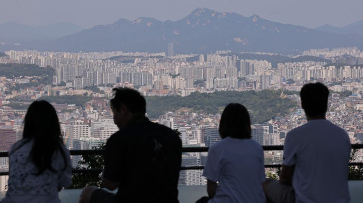 20일 서울 남산에서 바라본 서울 시내 아파트 단지 모습.(사진=연합뉴스)