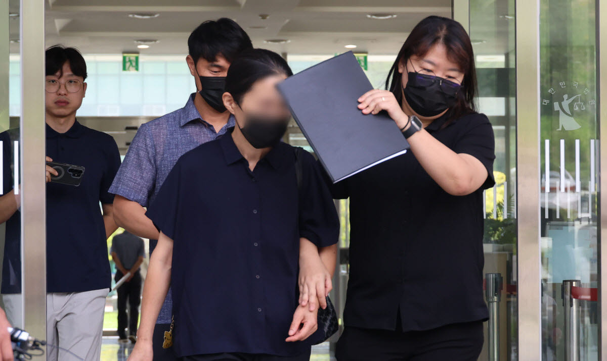 충남 천안의 한 교회에서 생활하던 11세 외손자를 학대해 숨지게 한 혐의(아동학대치사)를 받는 외조모(사진=연합뉴스)