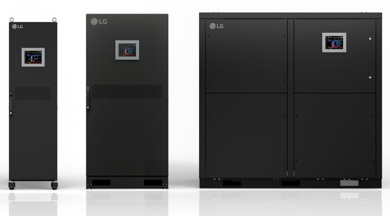 LG전자의 액체냉각 솔루션 CDU(Coolant Distribution Unit) 라인업. (좌측부터) 600㎾, 1㎿, 2.5㎿ 제품. (사진=LG전자)