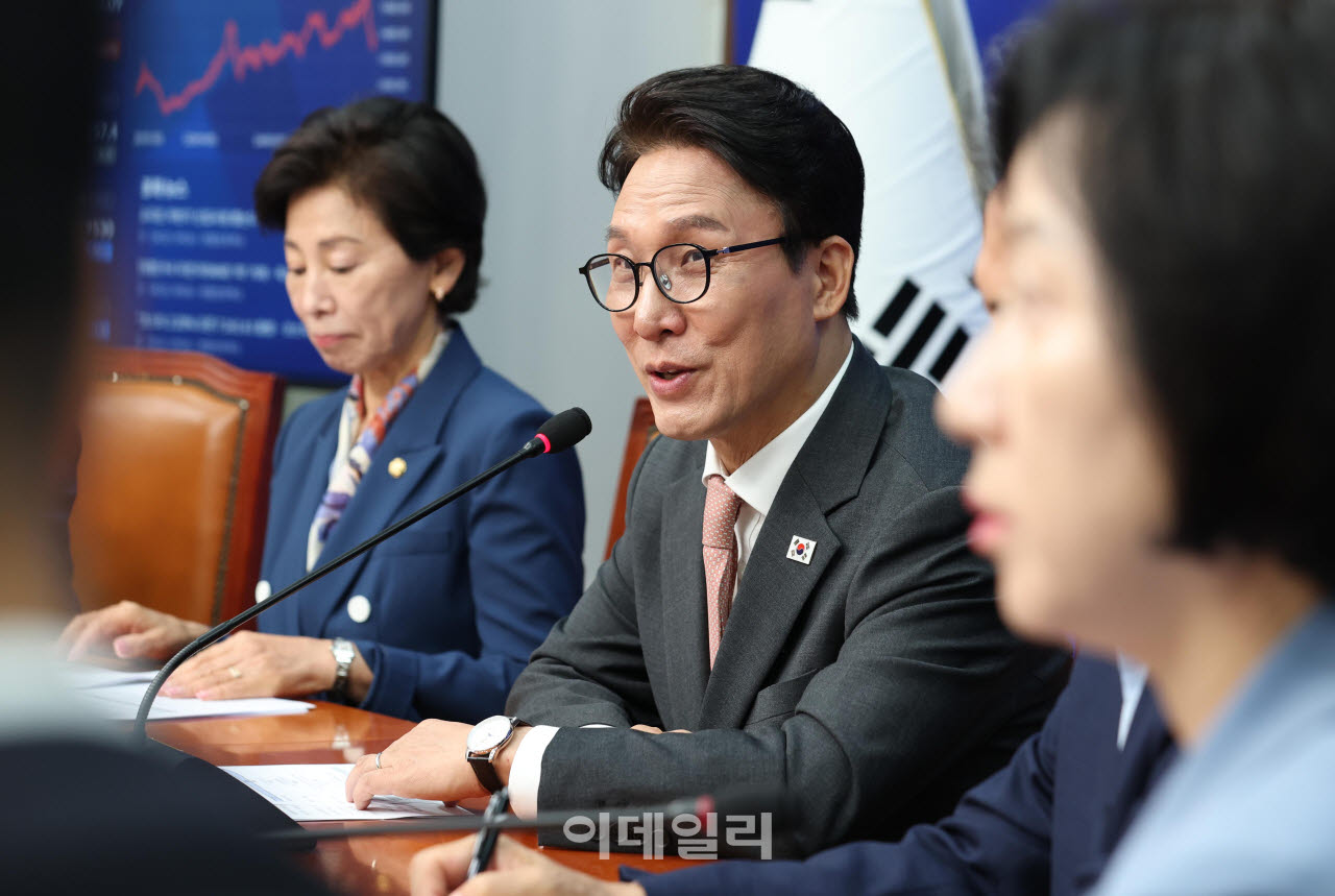 [포토]'인사말하는 김민석 대표'