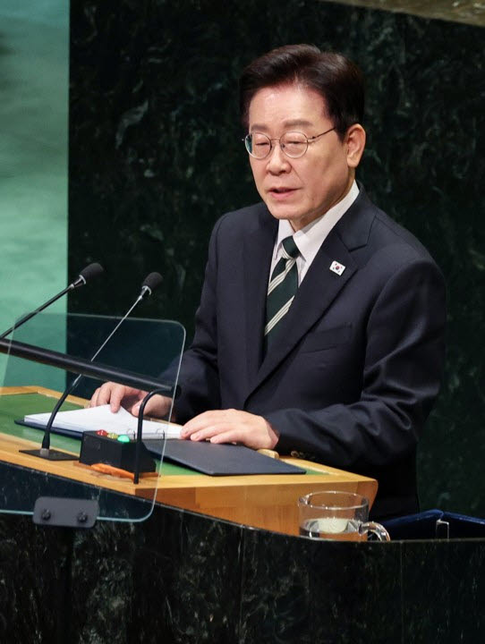 이재명 대통령이 22일(현지시간) 미국 뉴욕 유엔본부 총회장에서 기조연설을 하고 있다. (사진=연합뉴스)