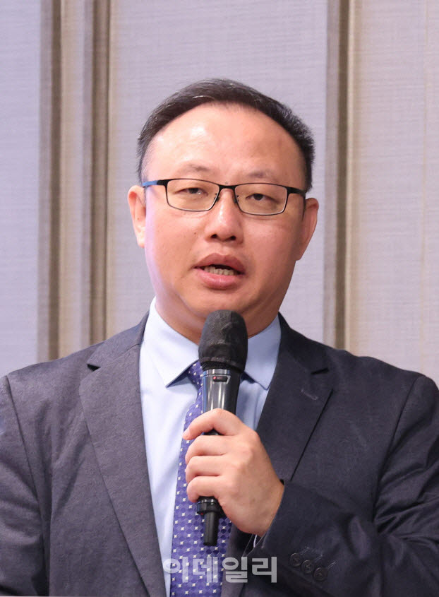 첸차오 중한횃불혁신센터장이 23일 서울 중구 KG타워에서 열린 ‘2026 중국 공업정보화부 횃불센터 고신구 기업가 방문 행사’에서 발표하고 있다.(사진=이데일리 이영훈 기자)
