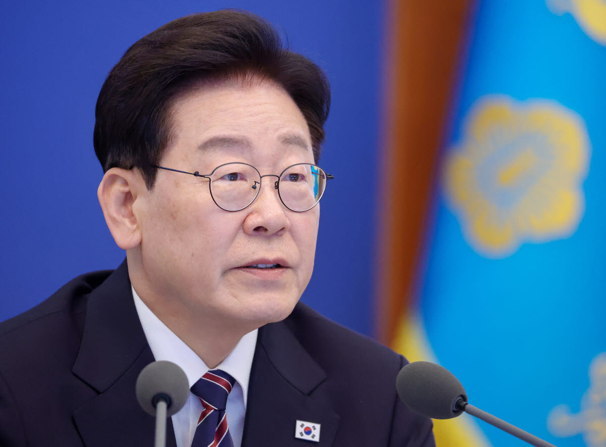 이재명 대통령이 21일 청와대에서 열린 수석보좌관회의에서 발언하고 있다.(사진=청와대통신사진기자)