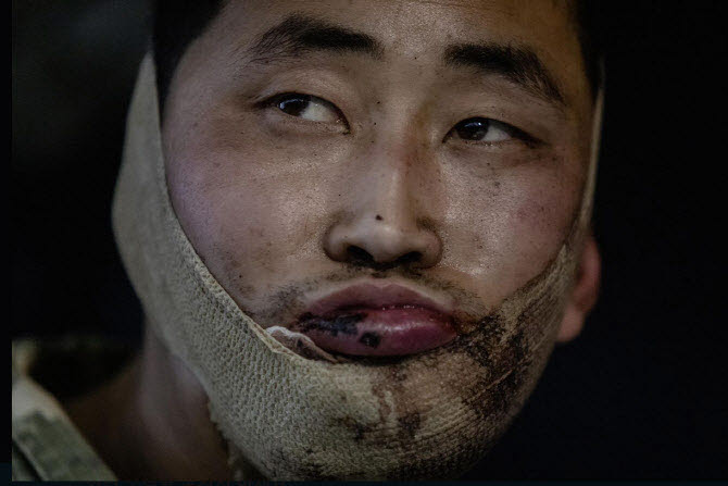 정부가 오늘(24일) 볼로디미르 젤렌스키 우크라이나 대통령이 우크라이나군에 생포된 북한군 포로 2명을 한국에 보냈다고 공개한 데 대해 그간 관련국·기관과 필요한 소통과 협의를 진행해왔다고 밝혔다.(사진=연합뉴스)