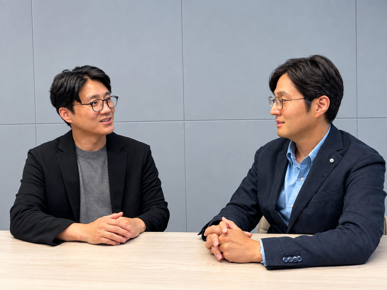 윤현근 인사이트3(INSIGHT3) 대표이사와 김태림 엑시스 법률사무소 대표변호사·한국웹3블록체인협회 사무총장이 지난 16일 서울 송파구 롯데타워에서 열린 이데일리와의 좌담회에서 발언하고 있다. (사진=정윤영 기자)