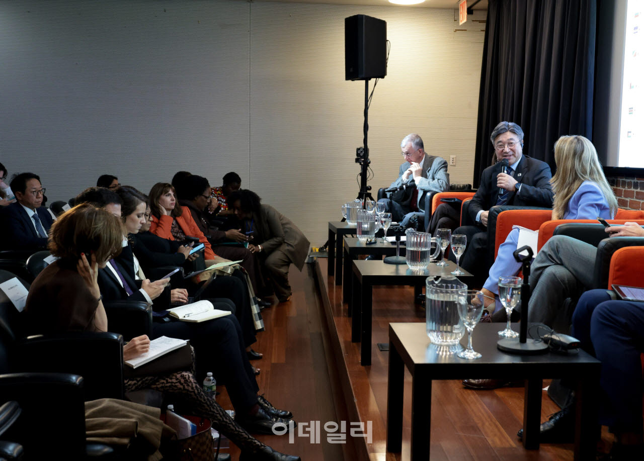 [포토]윤호중 장관, '유엔(UN) 사회연대경제 고위급 회의 참석'