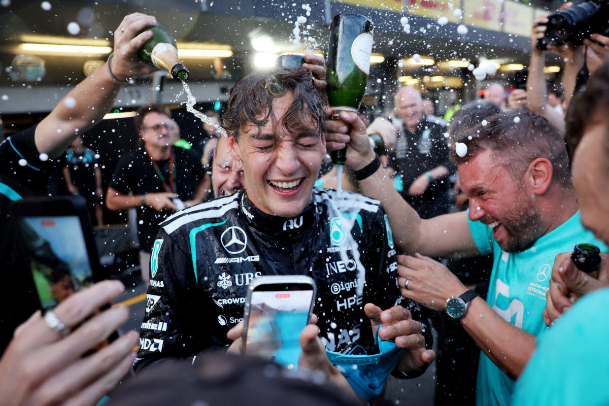 F1 아제르바이잔 대회에서 시즌 3승을 거둔 뒤 기뻐하는 조지 러셀. 사진=AFPBBNews