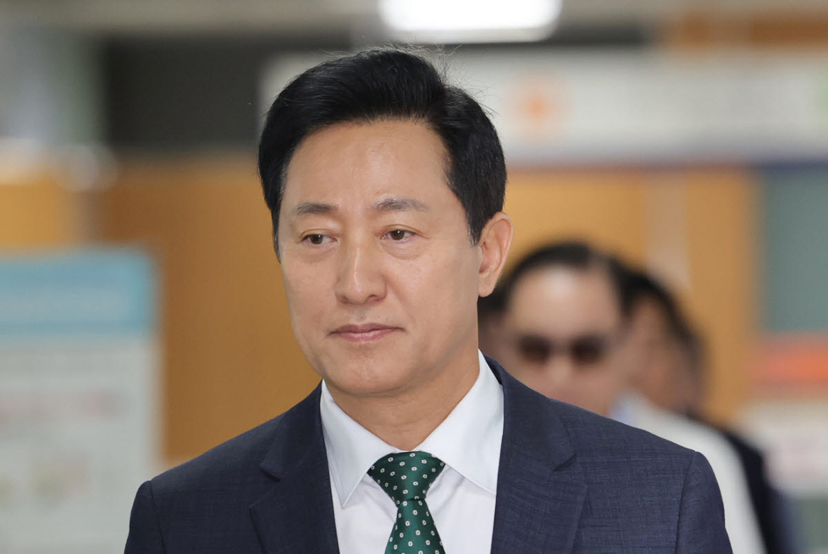 오세훈 서울시장이 지난 4일 서울 서초구 서울고등법원에서 열린 '명태균 여론조사 대납 의혹 사건' 2심 속행 공판에 출석하고 있다. (사진=연합뉴스)