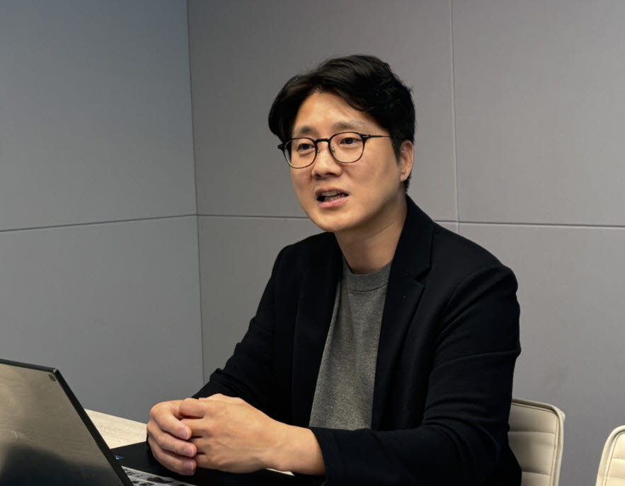 윤현근 웹3 전문 컨설팅 기업 인사이트3(INSIGHT3) 대표이사는 토큰증권 관련 법과 스테이블코인 입법이 따로 가면 안 된다며 입법 속도를 맞춰야 한다고 제안했다. (사진=정윤영 기자)