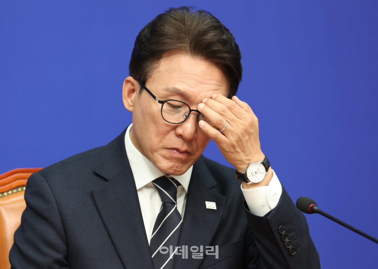 [포토]김민석 대표, '고심'