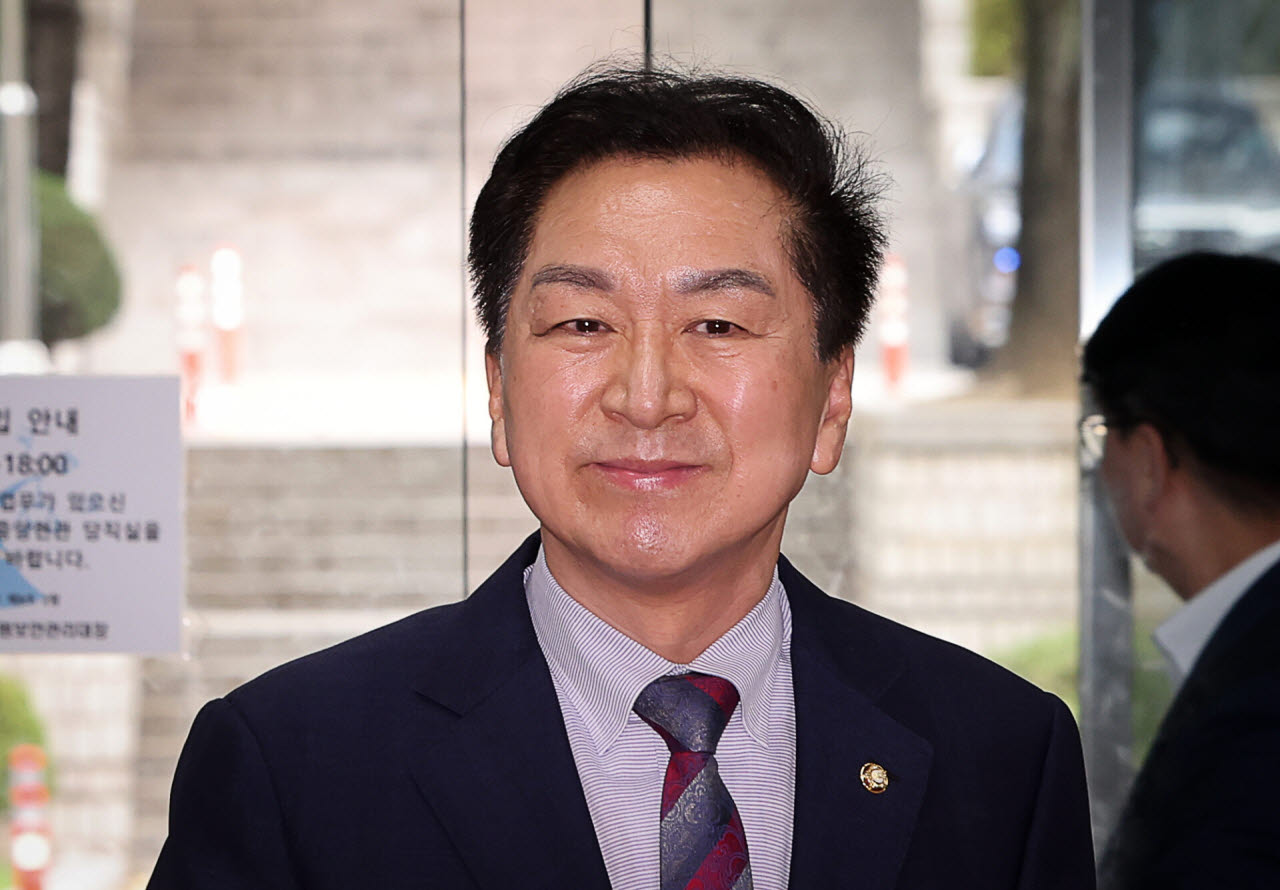 '로저비비에 의혹' 공판 출석하는 김기현 의원. (사진=뉴시스)