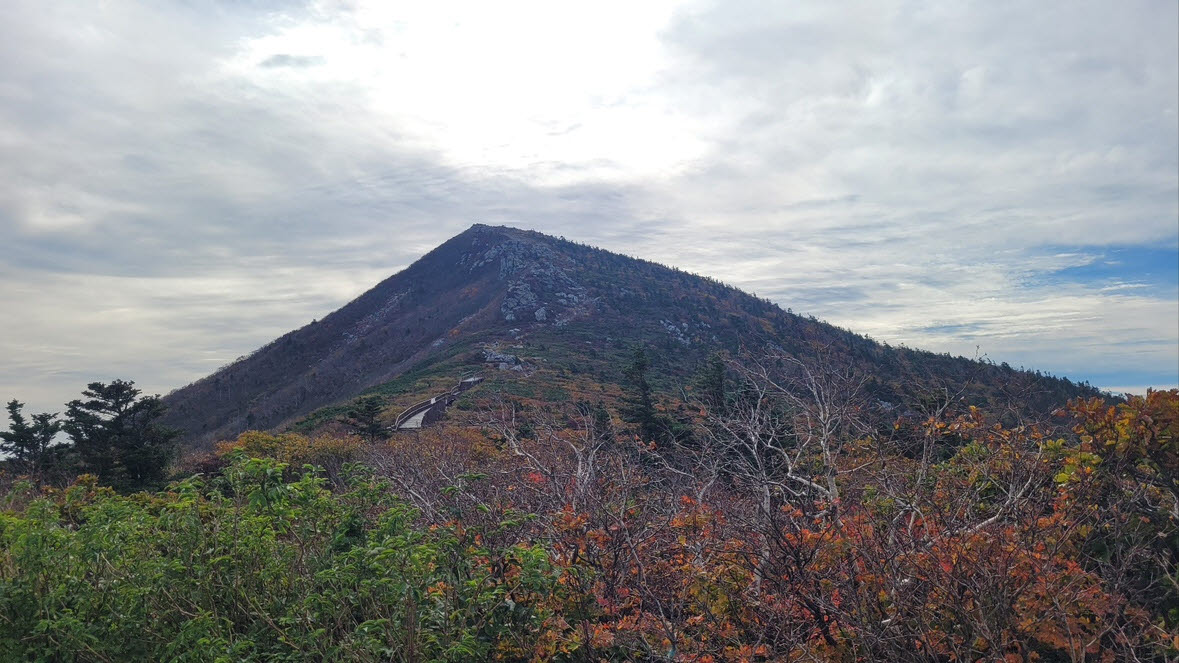 28일 설악산 중청대피소에서 바라본 대청봉. (사진=설악산국립공원사무소)