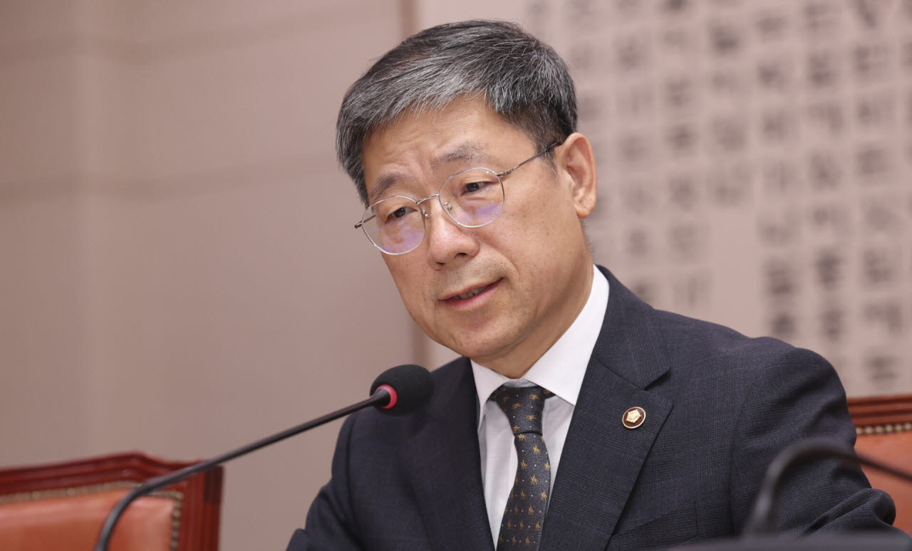 노경필 법원행정처장이 28일 오후 서울 여의도 국회에서 열린 제439회국회정기회 제8차 법제사법위원회 긴급 현안질의에 답하고 있다.(사진=뉴시스)