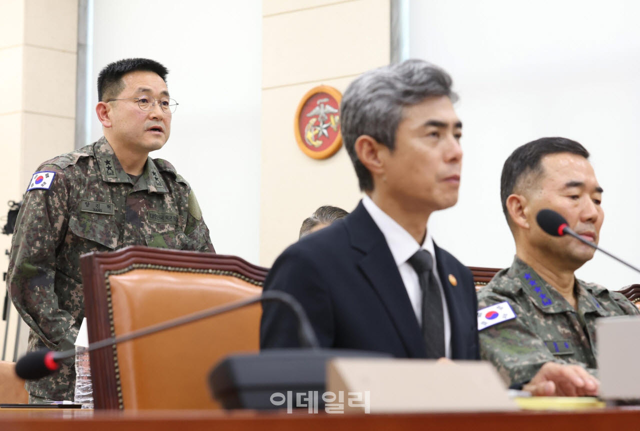 [포토]DMZ 사고 현안 보고, '발언하는 양진혁 작전부장'