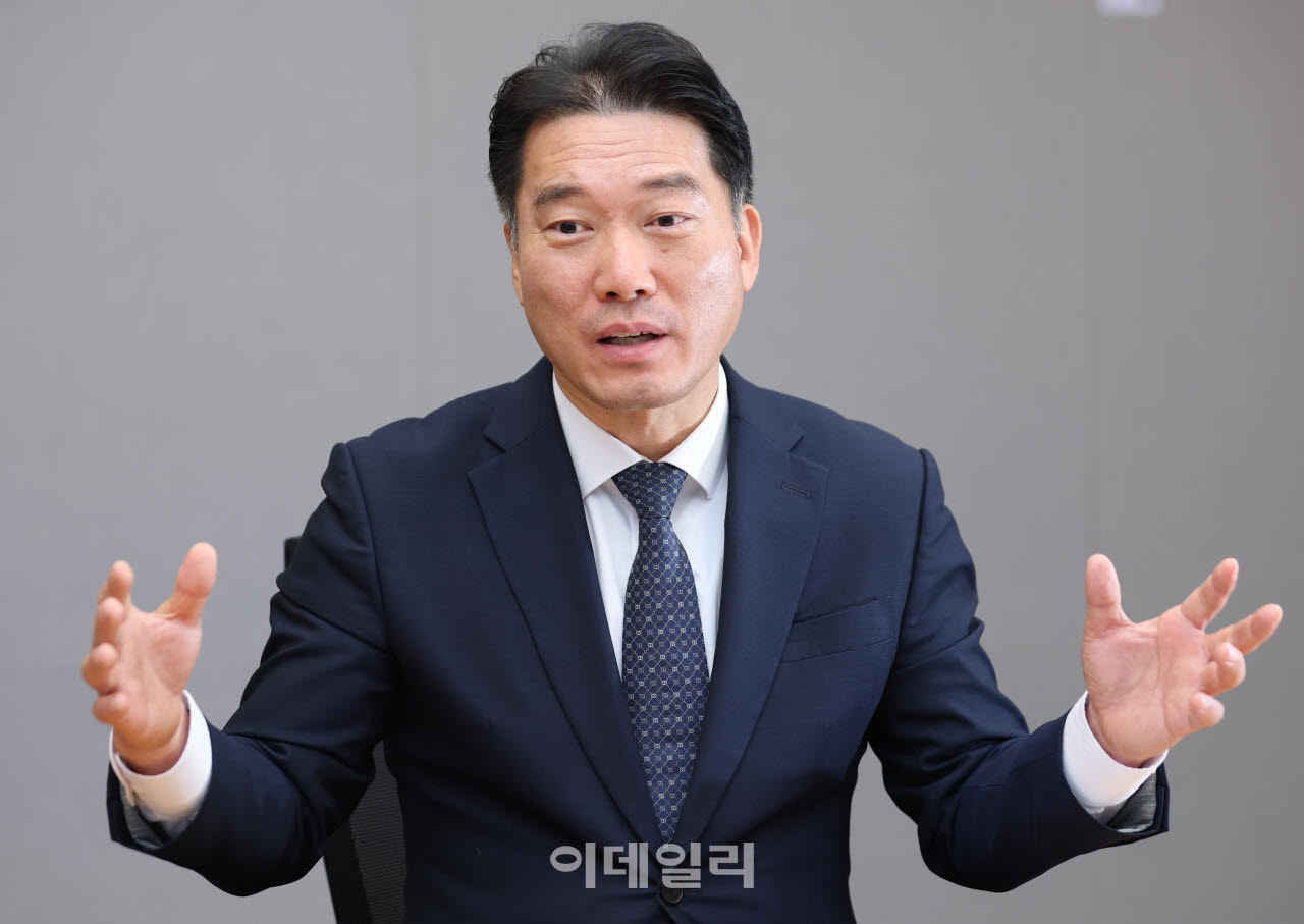 법무법인 세종 입법전략자문그룹 팀장 백대용 변호사가 최근 서울 종로구 법무법인 세종에서 이데일리와 인터뷰를 하고 있다.(사진=노진환 기자)