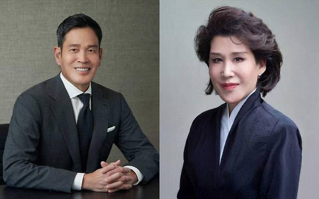 (왼쪽부터) 정용진 신세계그룹 회장과 정유경 ㈜신세계 회장. (사진=신세계그룹 제공)