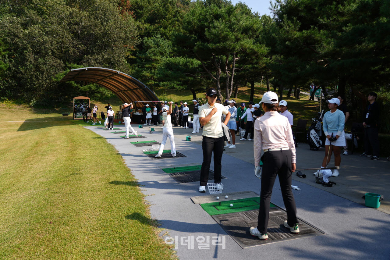 [포토]김민솔,장타 비법 궁금해