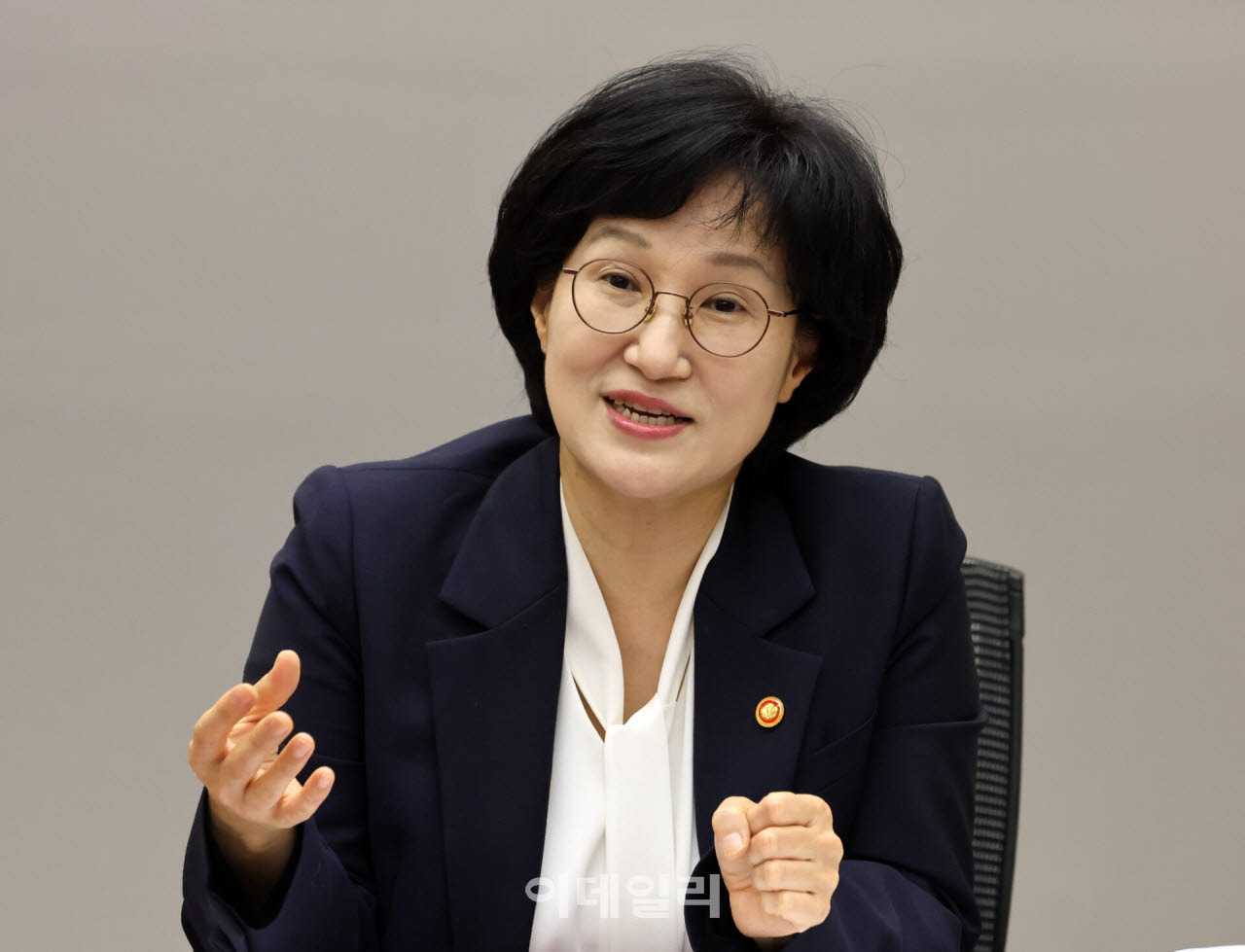 원민경 성평등가족부 장관은 이데일리와의 인터뷰에서 장관은 2030 남성들이 느끼는 불평등 문제도 성평등가족부의 과제라고 강조했다. (사진=방인권 기자)