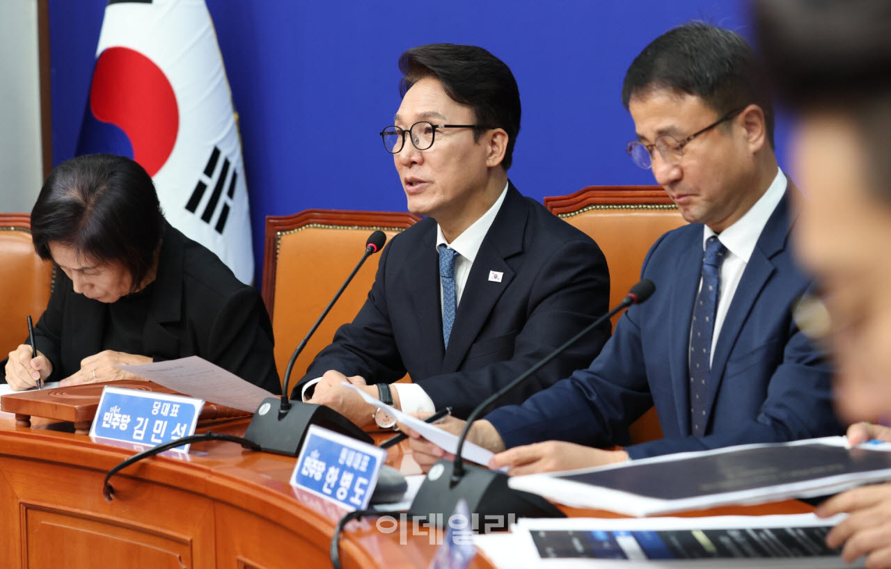 김민석 더불어민주당 대표가 지난달 30일 서울 여의도 국회에서 열린 최고위원회의에서 모두발언을 하고 있다.(사진=노진환 기자)