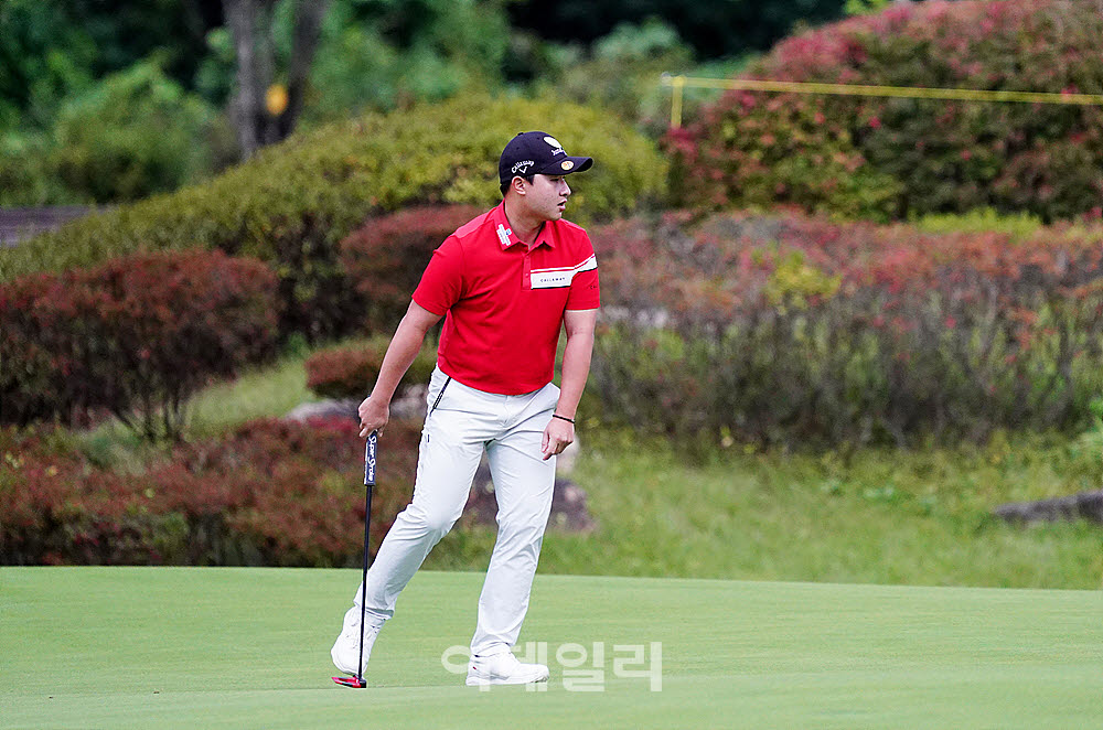 [포토] 홀아웃하는 이재진