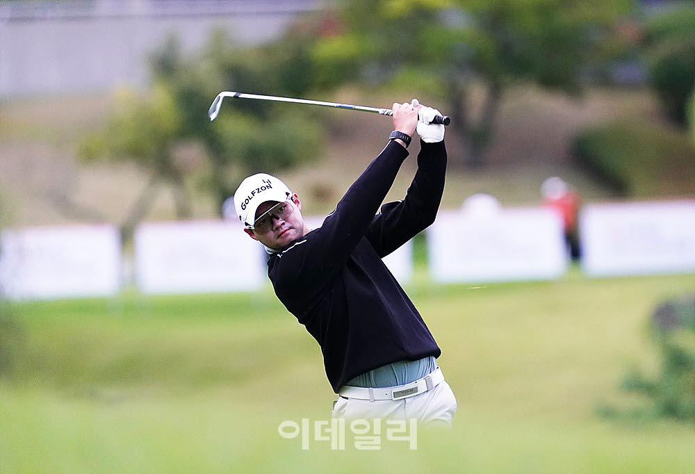 [포토] 김선우, 러프를 벗어난다